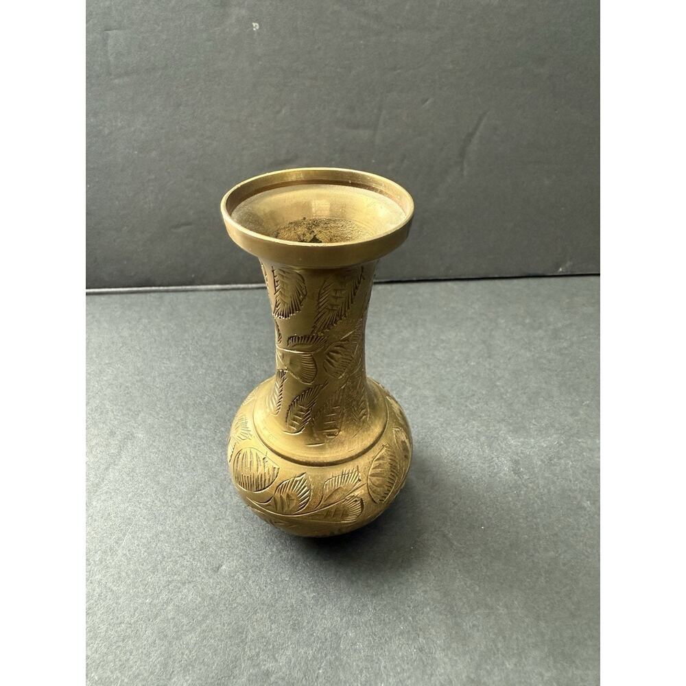 Vtg MCM Sarna Solid Brass India Etched Leaf Bud Vase 4" Tall Handcrafted